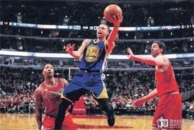 图片报：阿德耶米希望尽快转会，但目前转会市场